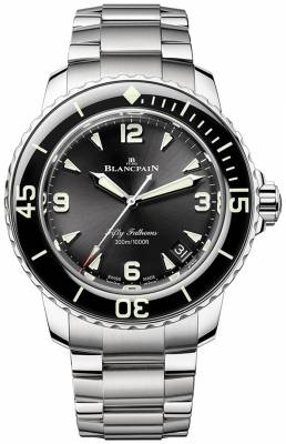 Entdecken Sie die Blancpain Fifty Fathoms Automatique. Die legendäre Taucheruhr mit herausragender Historie und Präzision. Jetzt bei Watchdeal.de erhältlich!