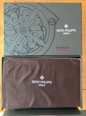 Patek Philippe Ref. 5320G-001: Ewiger Kalender mit Mondphase, 40mm Weißgold, cremefarbenes Blatt. Meisterwerk der Haute Horlogerie. Jetzt anfragen. bei Watchdeal