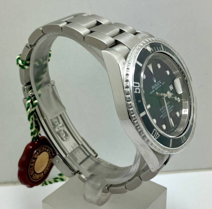 Rolex Submariner Date Ref.16610 / V269786 im Neuzustand Full Set