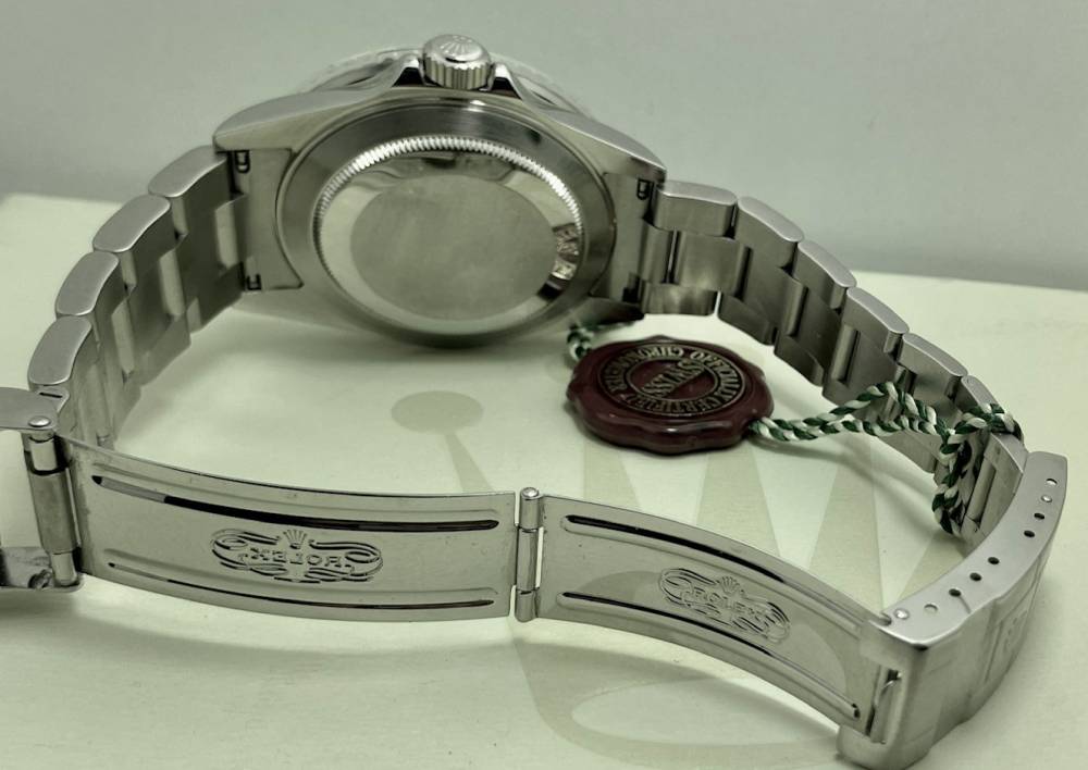 Rolex Submariner Date Ref.16610 / V269786 im Neuzustand Full Set