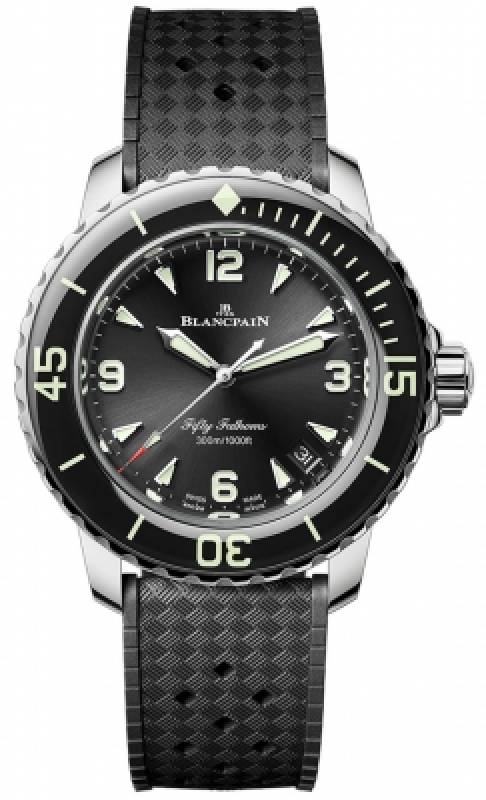 Entdecken Sie die Blancpain Fifty Fathoms Automatique 38mm Die legendäre Taucheruhr mit herausragender Historie und Präzision. Jetzt bei Watchdeal.de erhältlich!