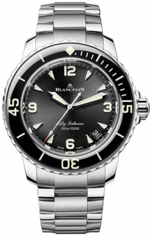 Entdecken Sie die Blancpain Fifty Fathoms Automatique. Die legendäre Taucheruhr mit herausragender Historie und Präzision. Jetzt bei Watchdeal.de erhältlich!