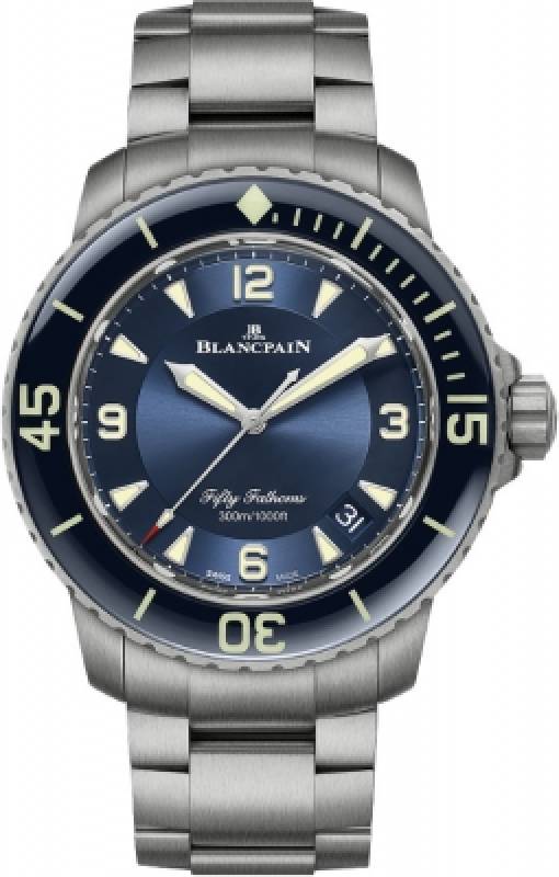 Entdecken Sie die Blancpain Fifty Fathoms Automatique. Die legendäre Taucheruhr mit herausragender Historie und Präzision. Jetzt bei Watchdeal.de erhältlich!