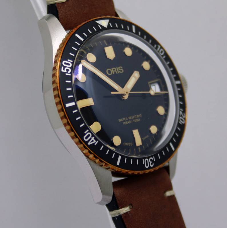 Luxury watches from Oris at fair prices -  Watchdeal has luxury watches at low prices for over 30 years -