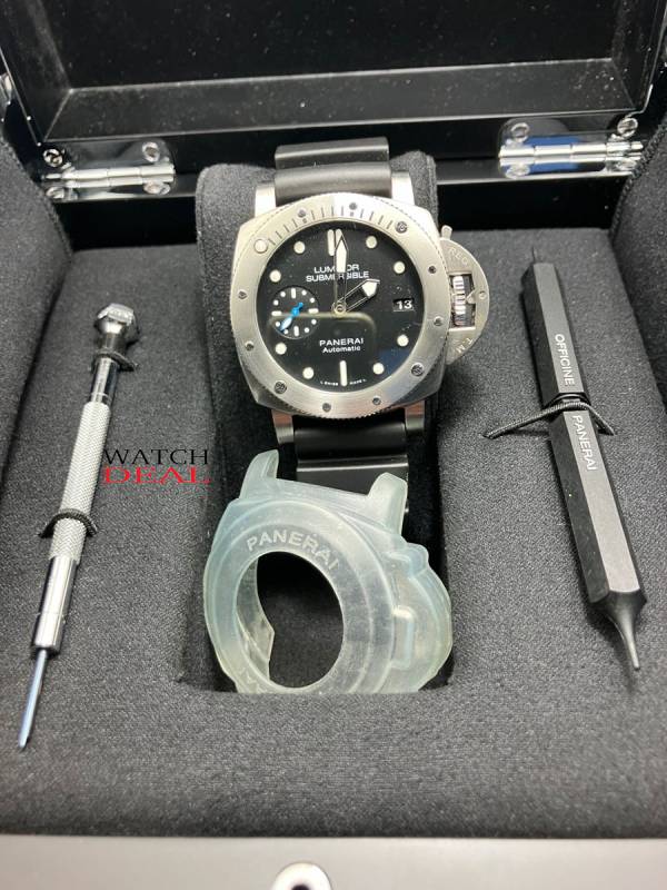 Panerai Luminor Submersible PAM 00682 FULL SET, keine Importkosten in die EU